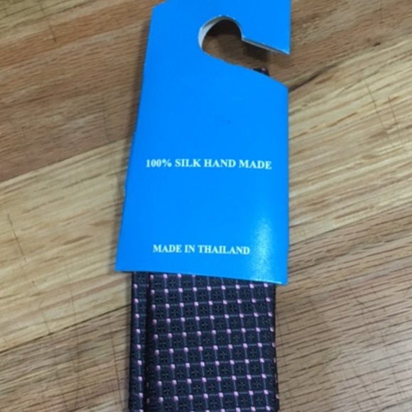 Hand Made, 100% Thai silk, Purple with Pink pocka dot design, Men’s Tie - Picture 7 of 9